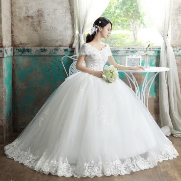 Wedding dress 2021 new Korean version of the bride wedding, shoulder-to-shoulder princess, simple and slim, thin and light winter
