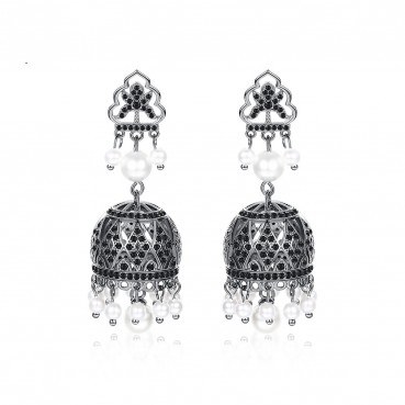 Earrings European and American Fashion Pearl Women's Earrings Retro Palace Banquet Temperament Earrings Earrings