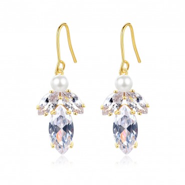 Light leaf winter sweet Korean copper inlaid zircon earrings, personalized fashion pearl female earrings factory wholesale