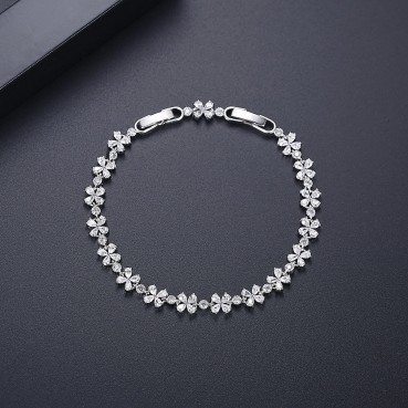 Platinum-plated European and American fashion temperament bracelet, personality female white copper inlaid zircon bracelet