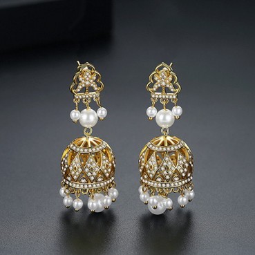 Earrings European and American Fashion Pearl Women's Earrings Retro Palace Banquet Temperament Earrings Earrings