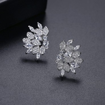 Donghui women's Korean style popular copper inlaid zircon earrings, creative fashion temperament earrings factory wholesale