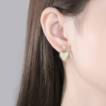 Boudoir temperament women's new gold-plated heart-shaped earrings Korean fashion simple earrings
