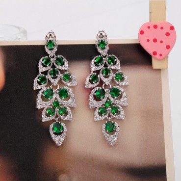Platinum maple earrings, copper inlaid 3A zircon leaf-shaped bridal dinner earrings, factory wholesale earrings for women