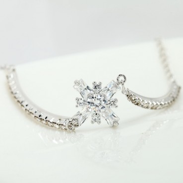 Snowflake claw chain bracelet AAA zircon fashion simple women's jewelry home wholesale female gifts
