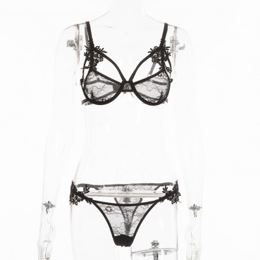 Explosive European and American hot-selling women's see-through lace sexy water-soluble flower underwear set