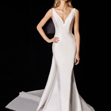 Simple and elegant mermaid satin wedding dress